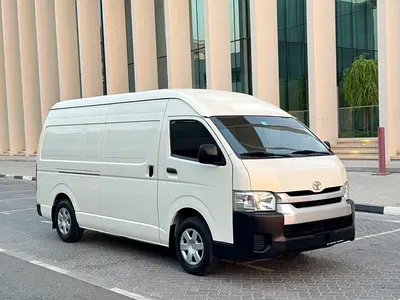 Toyota hiace 2023 Gcc 4 cylinder 100% free accident free paint geranty everything Single Owner