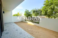 Large Layout | 3 Bedrooms Townhouse | Vacant Now
