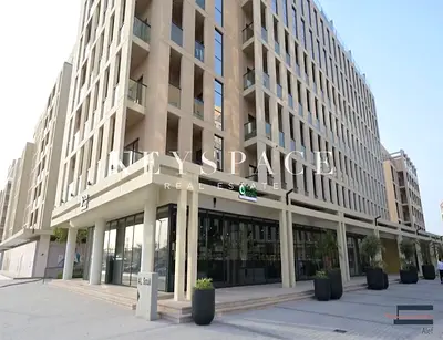 Luxury Urban Residence | Vibrant Walkable Lifestyle | Resale