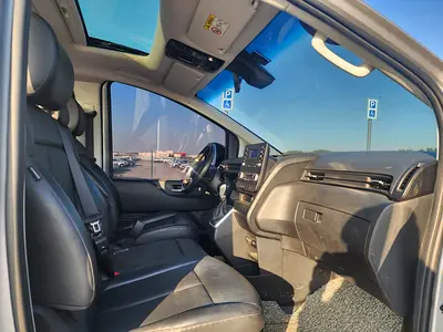 2022 Hyundai STARIA photo 7