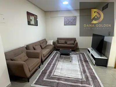 مرحبا بكم في دانة الذهبية هودي هومز العقارية ذ.م.م تفاصيل الدفع : 4300 تفاصيل الشقة غرفتين وصاله 2 حمام شرفه المطبخ مجهز بالكامل بخزائن سوبر ماركت