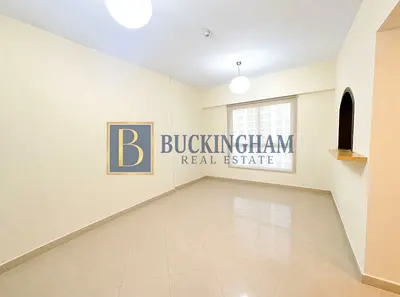 Spacious 1BR | Skyline View | Balcony