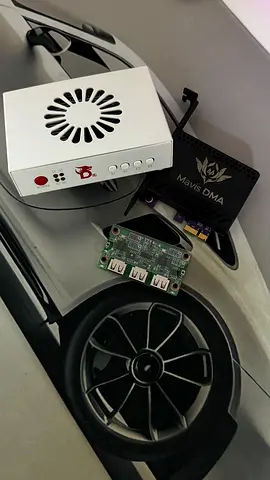 Assorted small electronics modules: HDMI/USB board, Havis DMA unit and metal enclosure