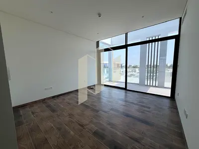 Waterfront Living | Single Row | Vacant