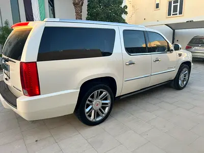 2012 Cadillac ESCALADE — миниатюра 3