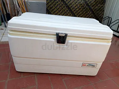 A COOLER BOX TO BRING FOR CAMPING