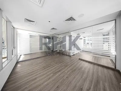 Amazing Canal View | Near Metro | 4 Cheques