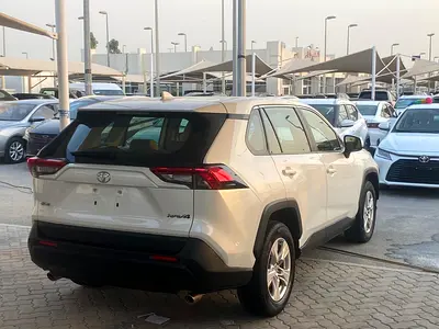 2021 Toyota RAV 4 — фото 12