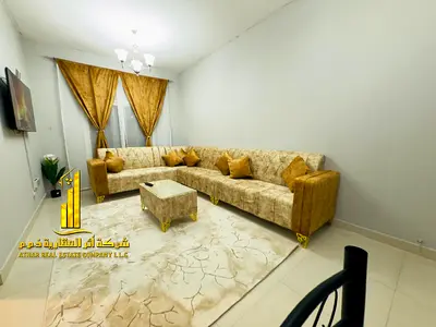 شقة فاخره ثاني ساكن. غرفتين وصالة مع بلكونه مفتوحه .كورنيش عجمان.مفروشه بالكامل للإيجار الشهري. الايجار يشمل الفواتير والإنترنت وموقف