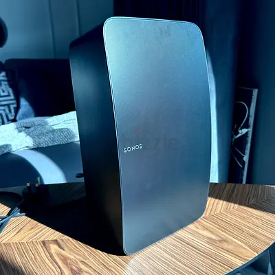Sonos Five - The High-Fidelity Speaker for Superior Sound - Black