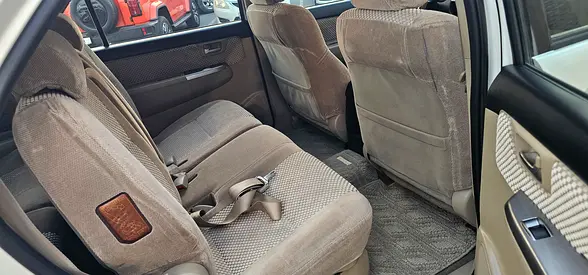 2015 Toyota FORTUNER 照片 4