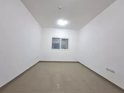 مقابل الكورنيش // استوديو فاخر // مع موقف سيارات // تكييف مركزي // موقع مميز 📍 // مبنى عائلي