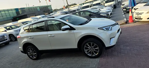 صورة 10 لـ 2017 Toyota RAV 4