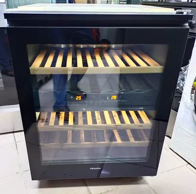Miele Built-in 46 bottles wine Fridge. Dual temperature zone.  Model. KWT 6321 UG//