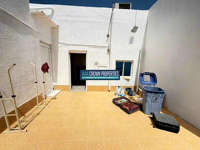 Renovated 6bhk villa available prime location