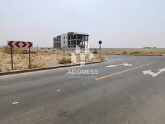 Corner Sekka Plot for Sale in Muzaireah | G+2 Villa
