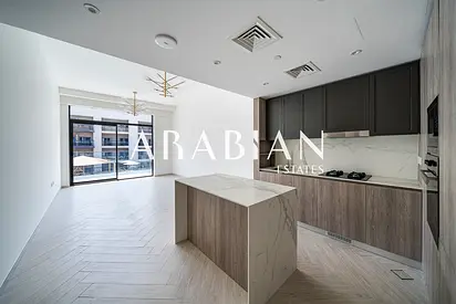 Large Layout | Mid Floor | Luxury Building | Study