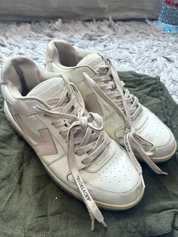 Off white sneakers - size 44