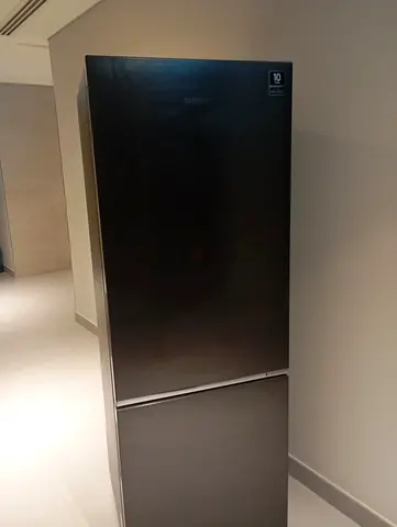 Samsung 60 cm wide fridge down freezer