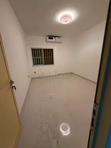 Studio room for rent in Rashidiya