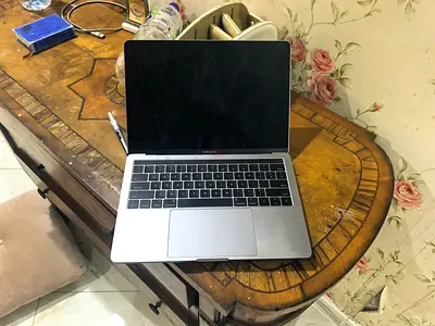 Macbook pro MID 2017 urgent sale