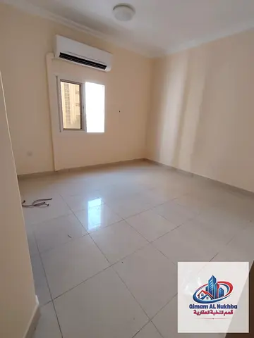 Very spacious studio in Al Nabba behind Mubarak Center, separate kitchen, split AC & gas, AED 17K.