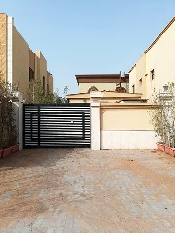 ملحق سكني في المويهات 3 | غرفتان وصالة | حوش خاص | شامل جميع الخدمات