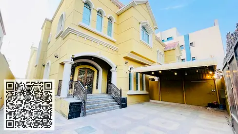 فيلا للايجار بالمويهات موقع مميز مساحة كبيرة