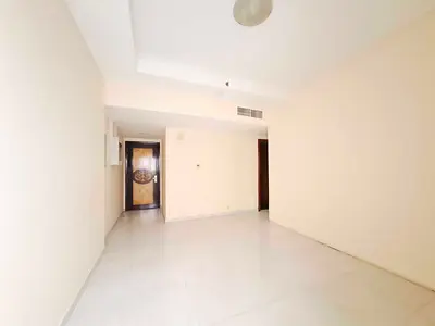 بدون دفعة مقدمة | شقة مريحة بغرفة نوم واحدة | صالة مغلقة | شارع الملك فيصل | شرفة | تكييف مركزي | مبنى عائلي | موقع مميز 📍