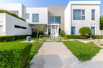Spacious Plot | Luxurious Furnished Villa