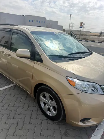 صورة 4 لـ 2011 Toyota SIENNA