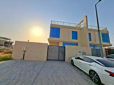 Brand New 5BR Modern Villa corner with good price