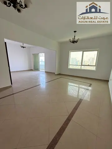يمكنك نشر الإعلان بهذه الصياغة:  🏡 **للإيجار – شقة 3 غرف وصالة في كورنيش الممزر**  شقة واسعة بمساحة **2000 قدم²** في موقع مميز على كورنيش الممزر، منا