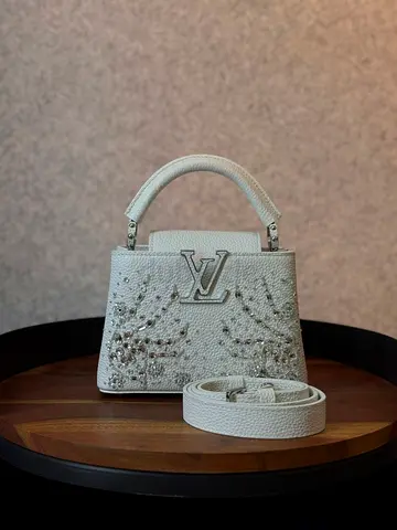 White Louis vuitton Capucines Mini handbag