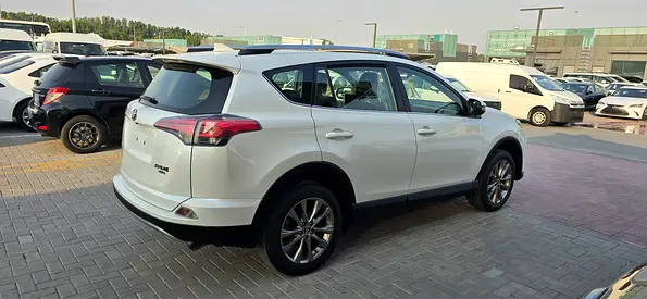 2017 Toyota RAV 4 — фото 11