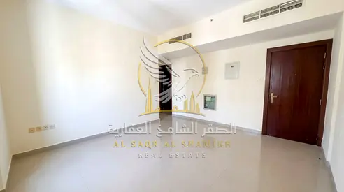 غرفة وصالة تشطيب حديث موقع مميز قريب من مخرج دبي وعجمان وشاطئ الحيرة ومساحة واسعة باركن ترابي جيد