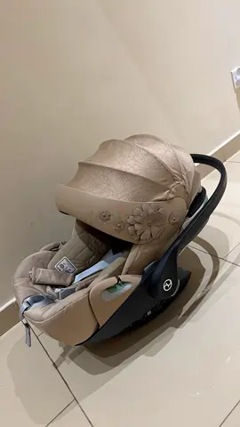 Beige Infant Car Seat Cybex cloud T with isofix for fix in the car