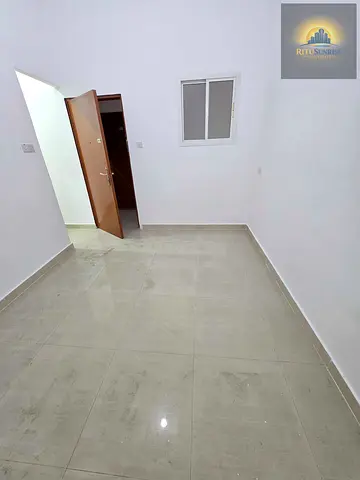 NICE STUDIO APARTMENT AVAILABLE AT AL NAHYAN NEAR CO-OP SUPERMARKET READY TO MOVE
