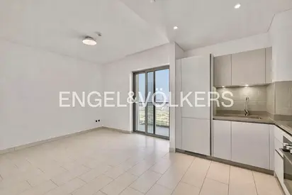 Mid floor | Corner unit | Prime Location