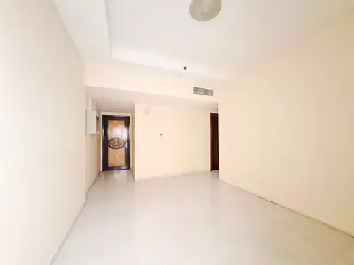 بدون دفعة مقدمة | شقة مريحة بغرفة نوم واحدة | صالة مغلقة | شارع الملك فيصل | شرفة | تكييف مركزي | مبنى عائلي | موقع مميز 📍