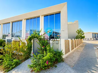 Upgraded loft closed | Corner unit large plot