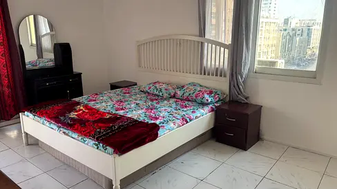 FAMILY SHARING ROOM AVAILABLE FULLY FURNISHED BIG ROOM