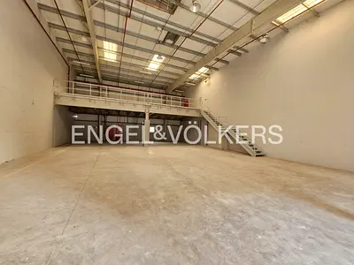 Vacant | Premium Warehouse | Road-Facing
