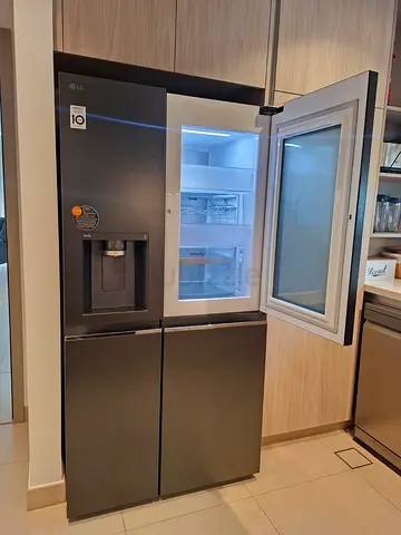 Lg latest model fridge freezer with water dispenser and ice maker