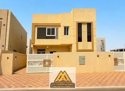 4 غرف نوم ماستر خزانات حائط 6 حمامات مجلس كبير صالة واسعة أرضي + أول ارتداد أمام الفيلا للسيارات جاهزة للسكن موقع مميز في منطقة الزاهية،