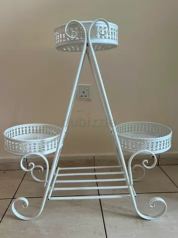 White Metal 3-Tier Plant Stand / Decorative Shelving