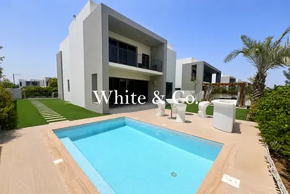Vacant Now | Private Pool | On the Park