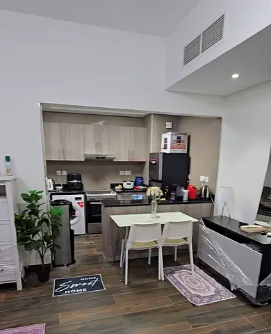 01 Flatmate for furnished Studio in Shabiya 09