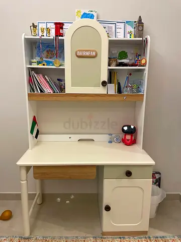 Kids study desk