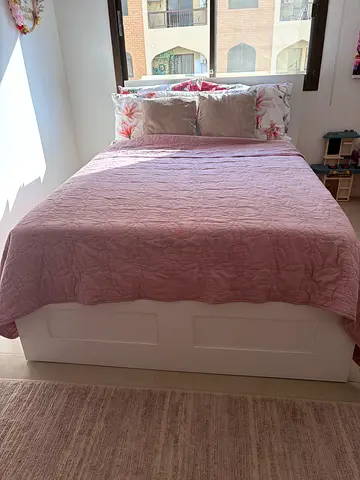 سرير و فرشتين مقاس كوين مع تخزين bed